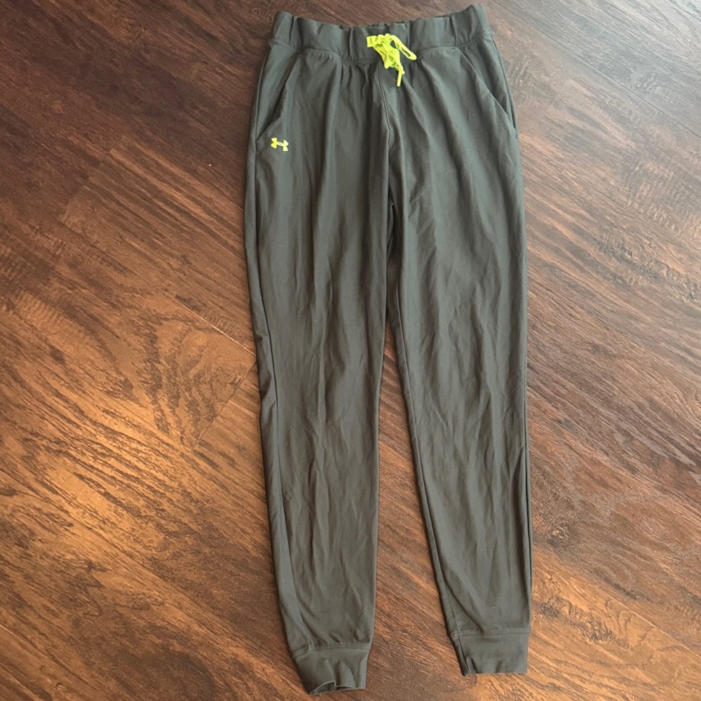 Under Armour olive greenPants with Bright Yellow Accents